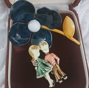 Small Haul Gerrys Couple & Navy Blue Enamel Flower Brooch